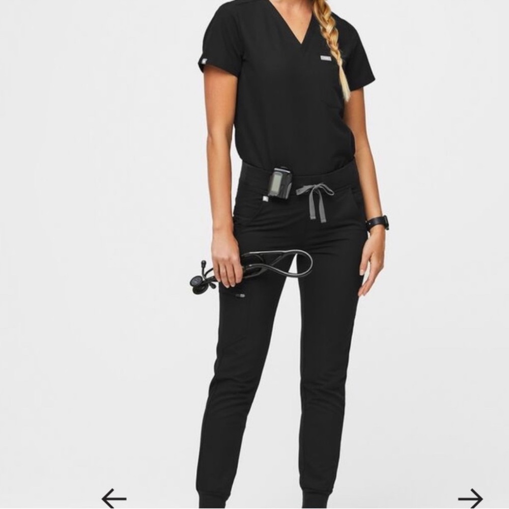 Excellent Condition Pristine Figs Black Catarina … - image 3